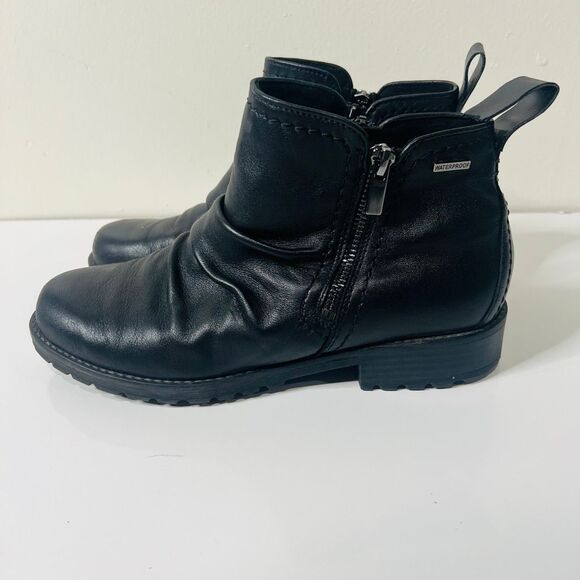 Clarks Black Leather Waterproof Chelsea Boots Womens Sz 8 - Picture 1 of 9